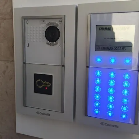 8 Bit Building - Another New Apartman *