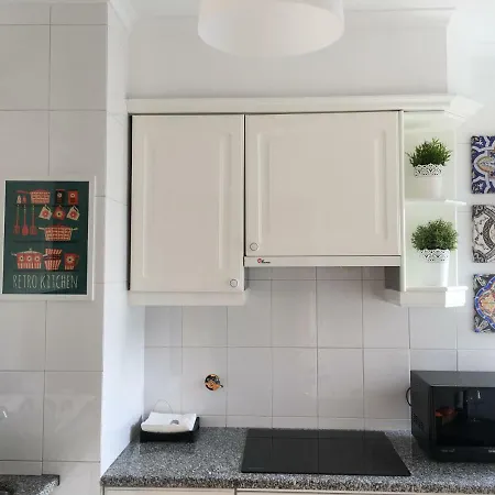 8 Bit Building - Another New * Lisbon